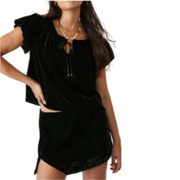 Free People Terese Velvet Ruffled Keyhole Tie Neck Short Puffed Sleeve T… - Picture 3 of 13